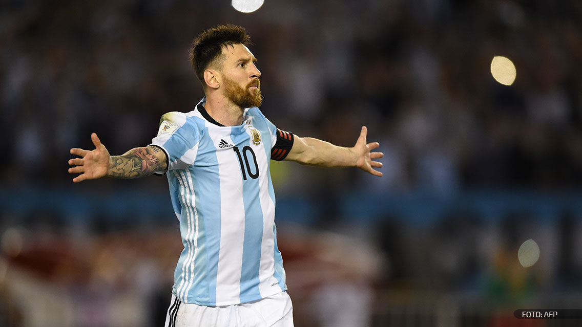 Lionel Messi mete a Argentina en zona de calificación