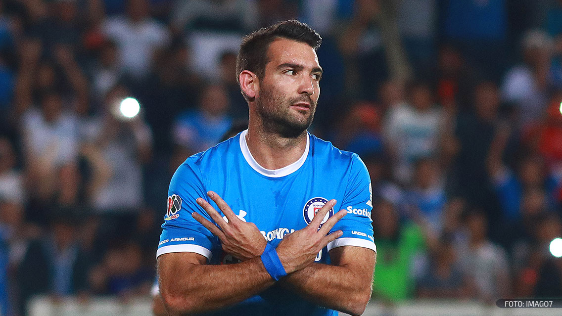 Cruz Azul oficializa la contratación del futbolista español Édgar Méndez Cruz Azul oficializa la contratación del futbolista español Édgar Méndez