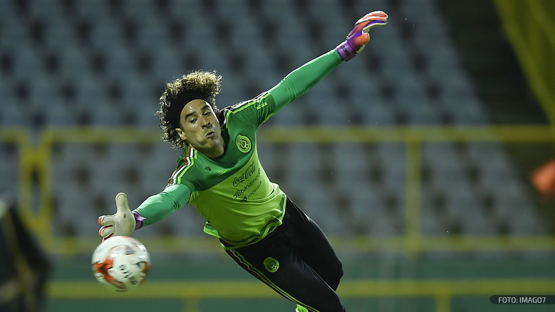 Guillermo Ochoa presentado con el Standard Lieja Guillermo Ochoa presentado con el Standard Lieja