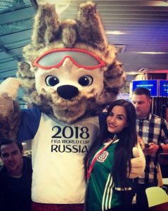 Melanie Pavola, la sensual admiradora del Tricolor 2