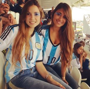 Carla Rocuzzo, la sensual cuñada de Lio Messi 0