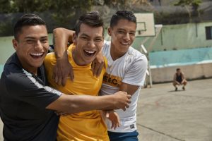 Diego Reyes e Hirving Lozano se rifan una cascárita con Nike 4