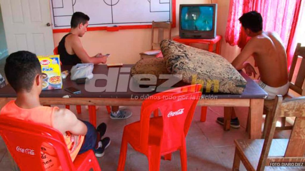 Tres futbolistas mexicanos viven penurias en Honduras 0