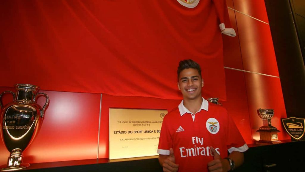 Paolo Medina, mexicano ex Real Madrid, presentado con Benfica 1