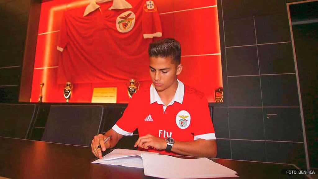 Paolo Medina, mexicano ex Real Madrid, presentado con Benfica 0