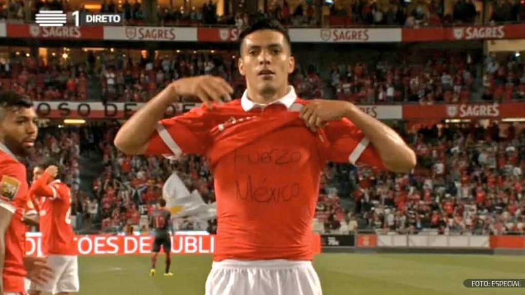 Raúl Jiménez dedica golazo con Benfica a víctimas en México 0