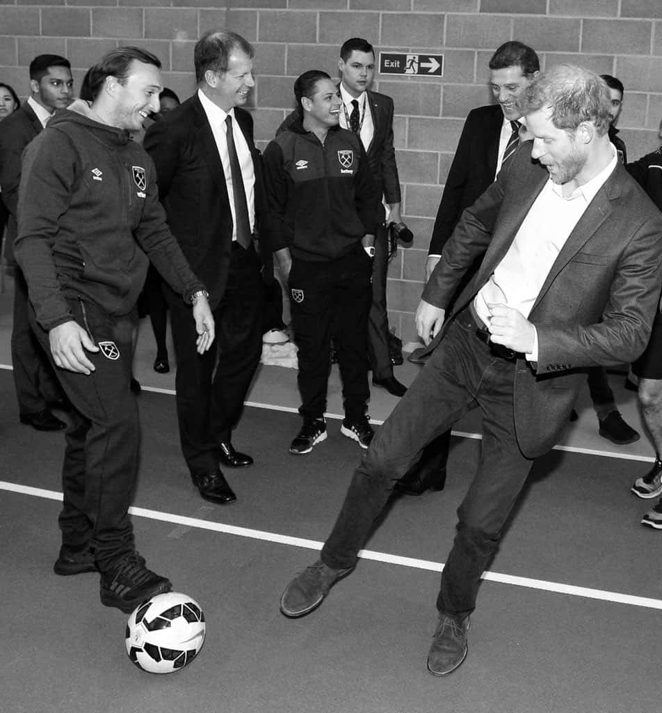 Chicharito convivió con fans especiales: la realeza de Inglaterra 0