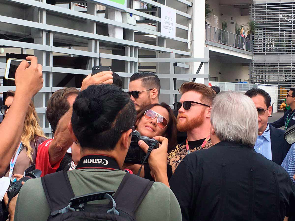 Saúl Canelo Álvarez también estuvo presente en el GP de México.