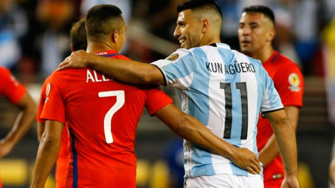 Kun Agüero y Alexis Sánchez son los señalados como opciones