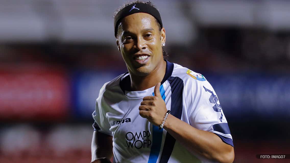 Ronaldinho cree que Coutinho "encaja perfectamente" en Barcelona.