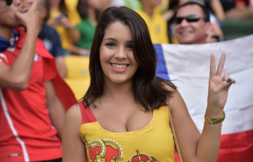 De cara al Mundial, recordamos a las aficionadas más sexies 12