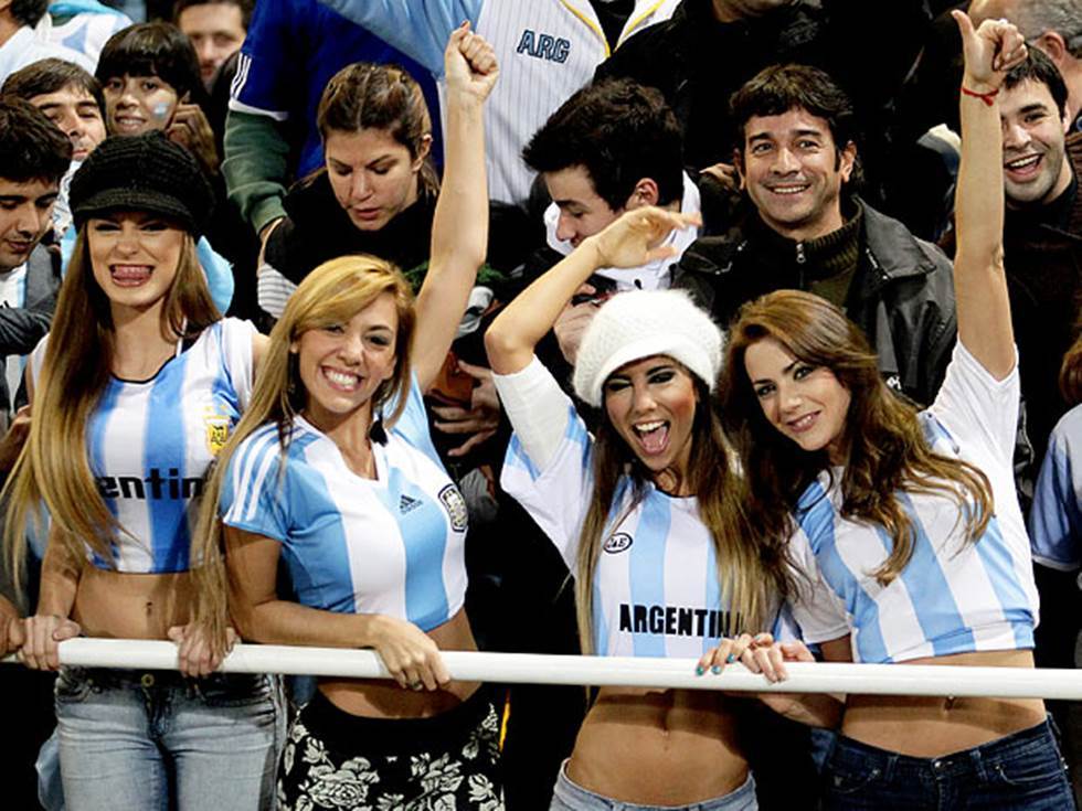 De cara al Mundial, recordamos a las aficionadas más sexies 0