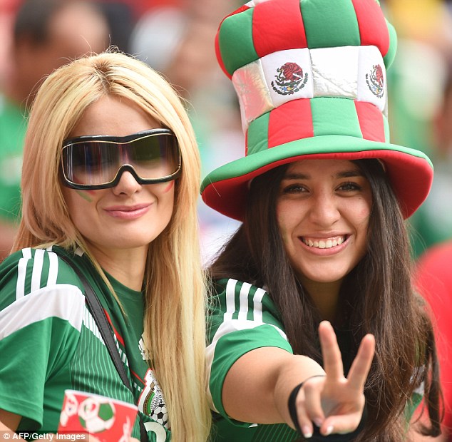 De cara al Mundial, recordamos a las aficionadas más sexies 18