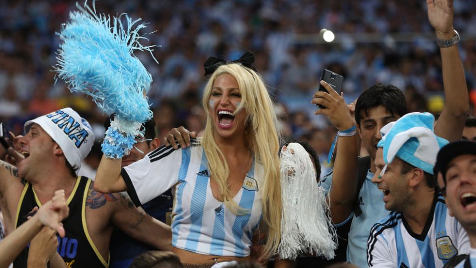 De cara al Mundial, recordamos a las aficionadas más sexies 2