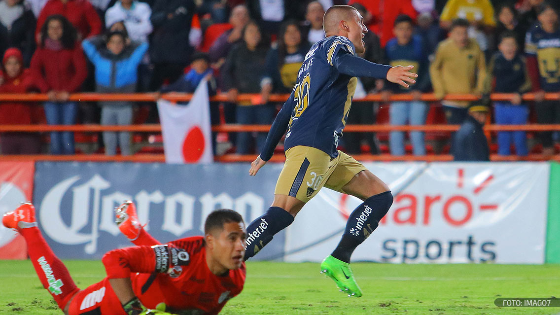 Voltereta espectacular de Pumas ante Pachuca