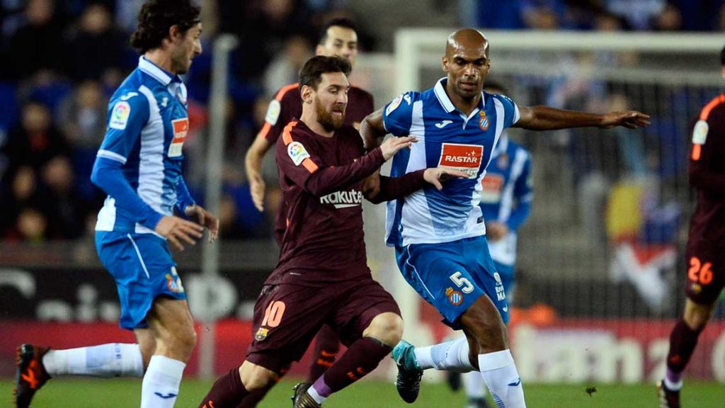 Messi falla penal y Espanyol le quita el invicto al Barcelona