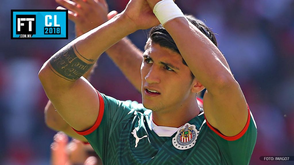 Alan Pulido con Chivas