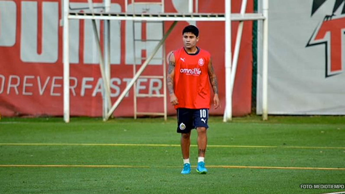 Chofis López bajó de peso y volvió a entrenar con Chivas