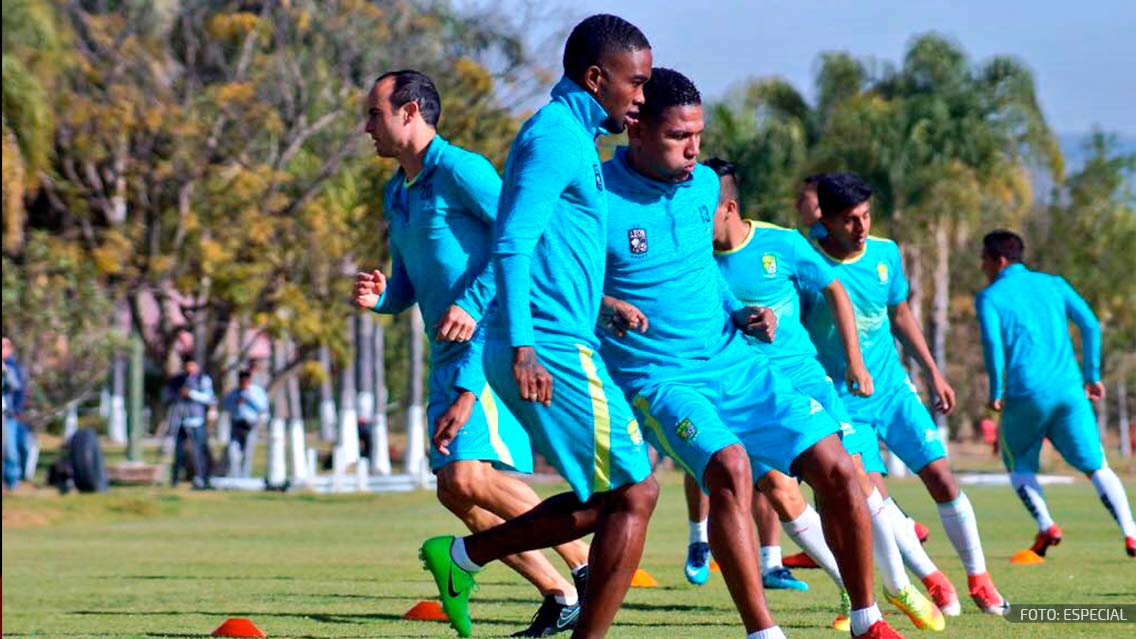 Landon Donovan tuvo su primer entrenamiento con León