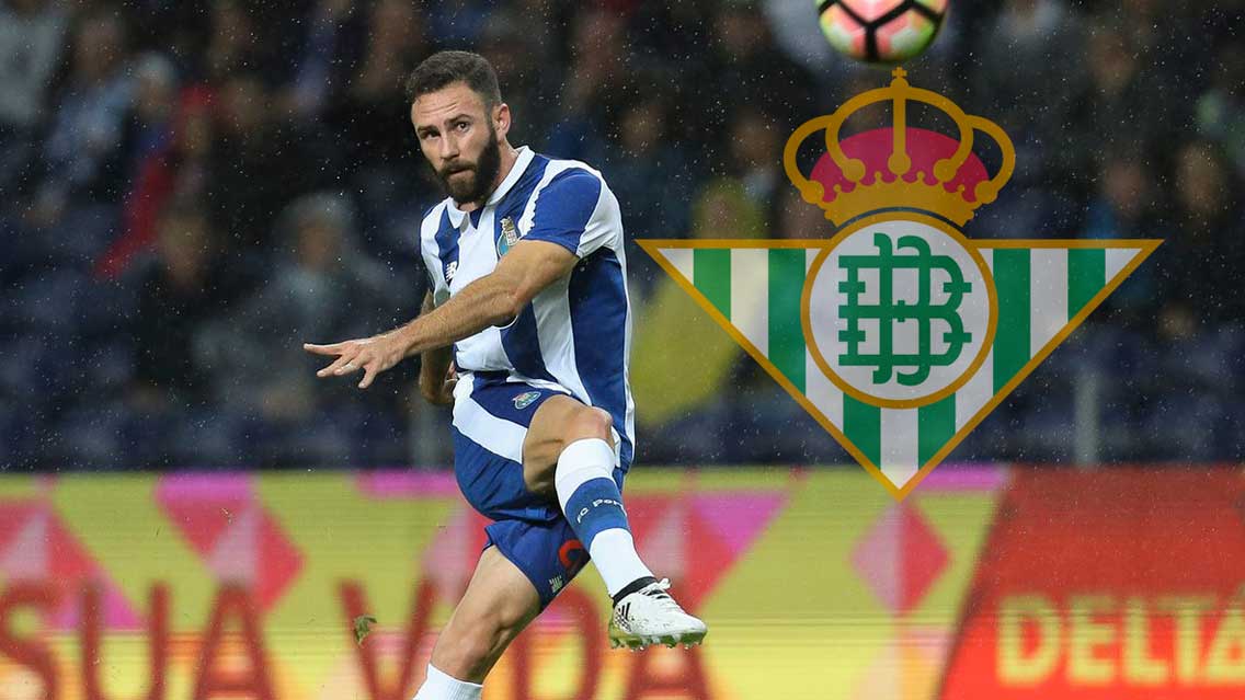 Miguel Layún firmará con el Betis este lunes