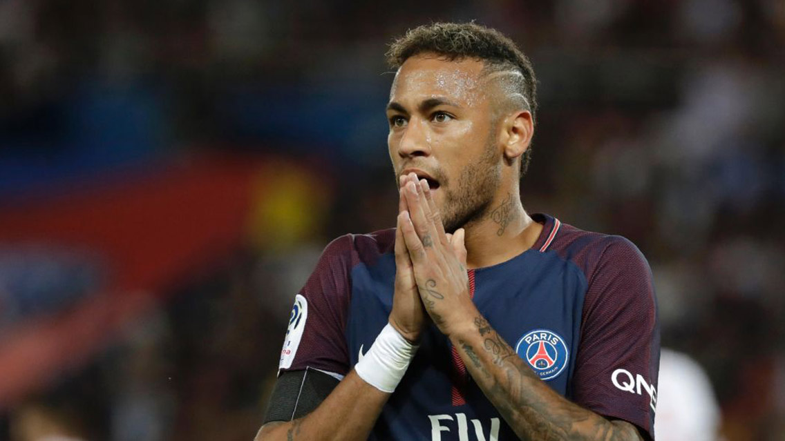 PSG anuncia que Neymar será operado
