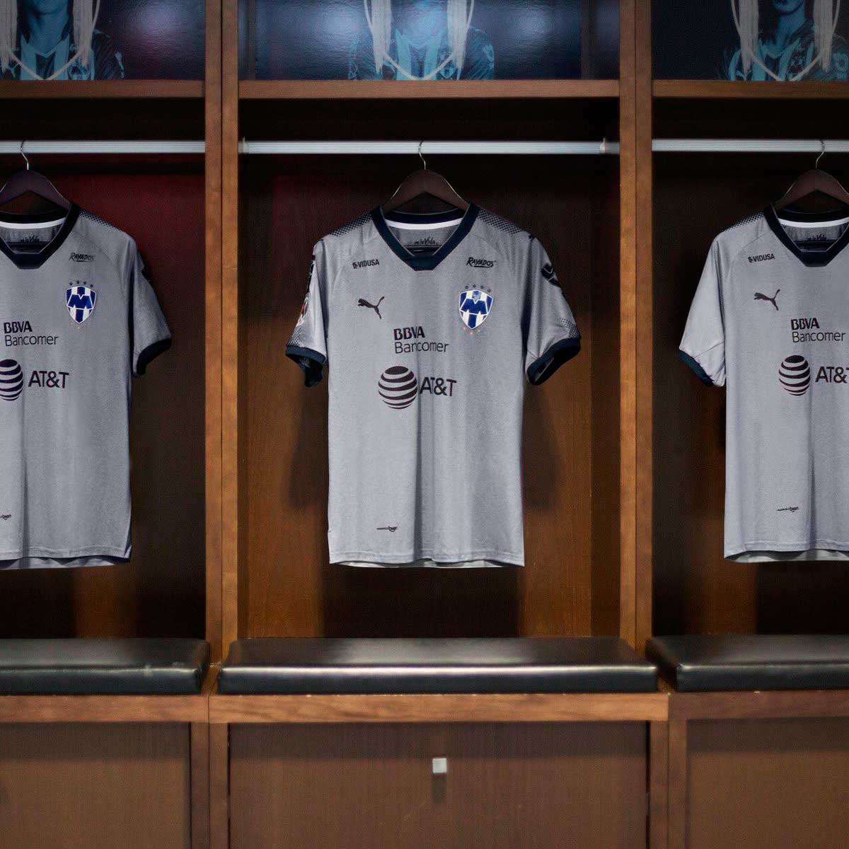 La nueva piel será en color gris con vivos en azules