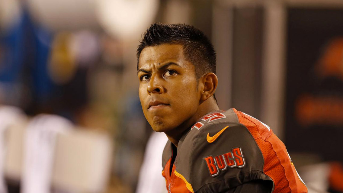 Pateador Roberto Aguayo firma con los Chargers