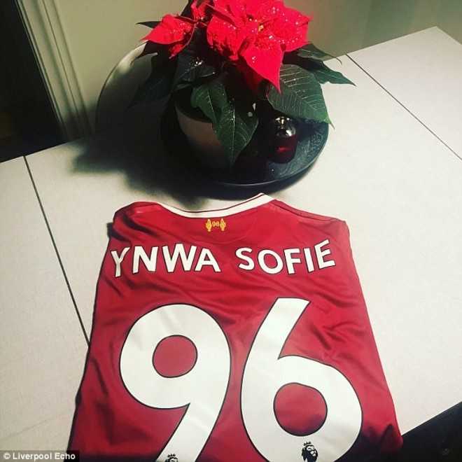 Un fan del Liverpool bautizó a su hija con el nombre de YNWA 0