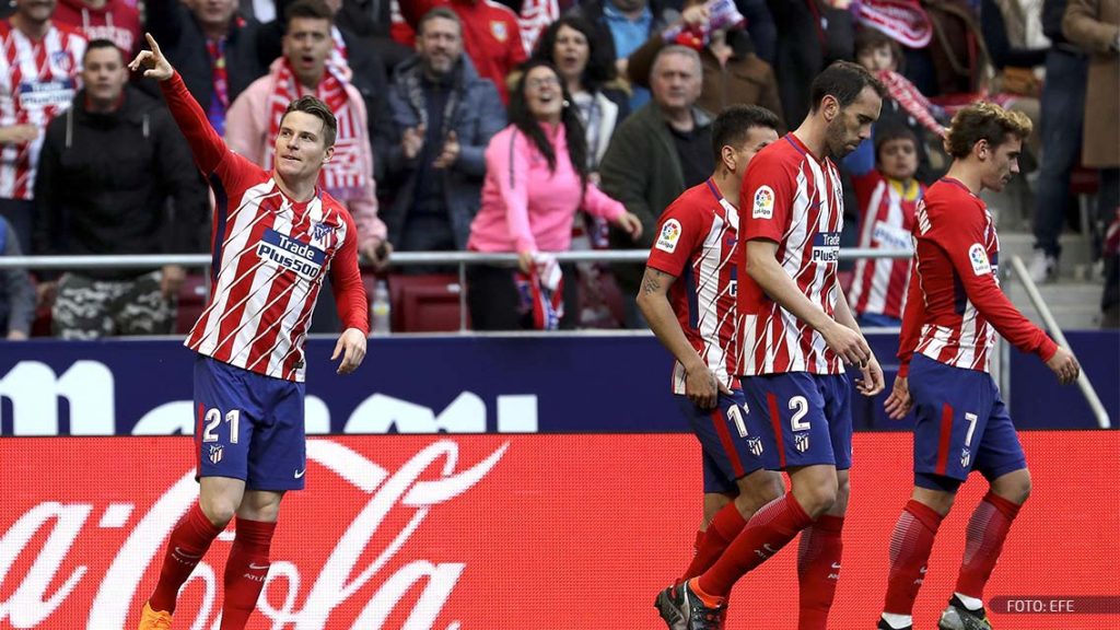 Atlético gana al Athletic y no le pierde el paso a Barcelona