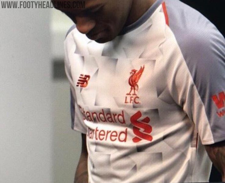 Se filtra la nueva indumentaria del Liverpool para la temporada 2018-2019 4