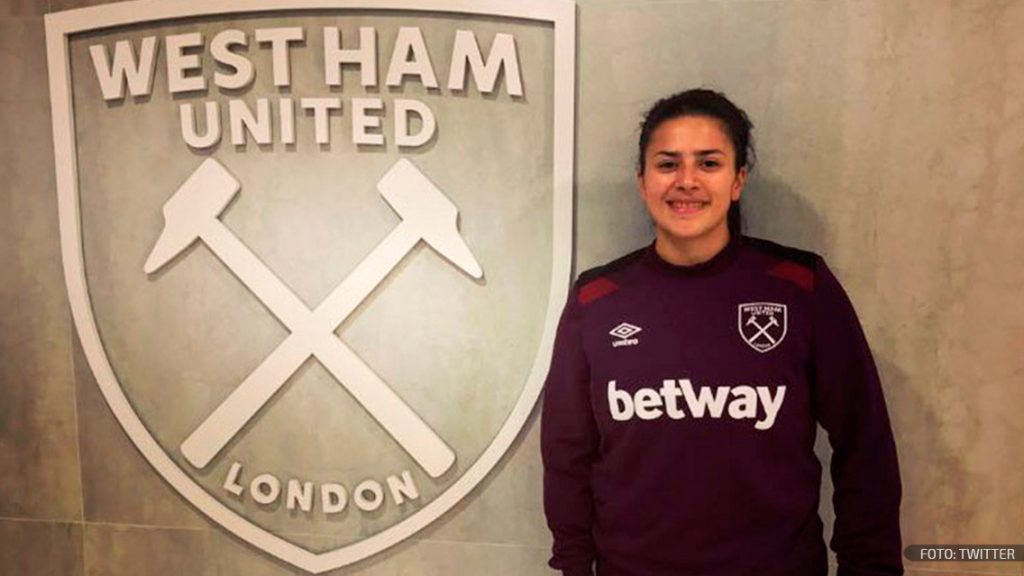 Carla Salcedo, la futbolista mexicana que apoyó Chicharito en el West Ham