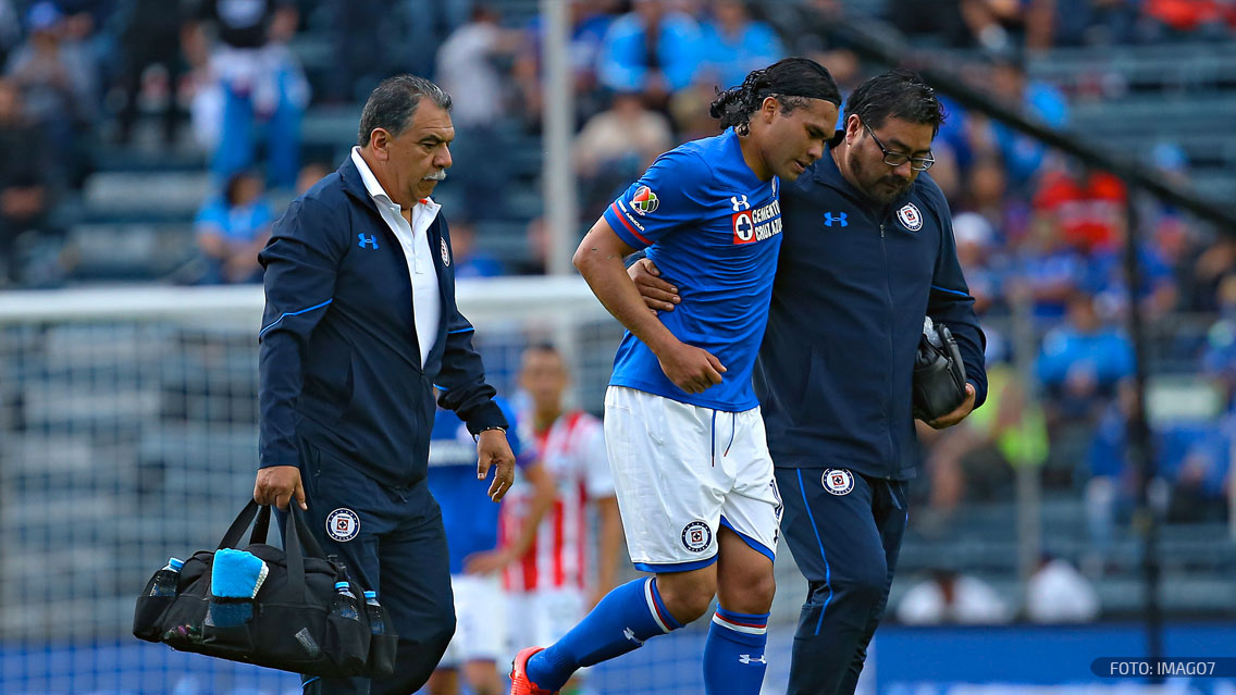Cruz Azul pierde al Gullit Peña por lesión
