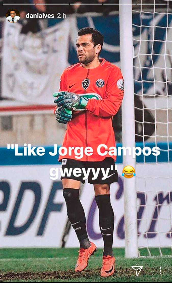 Dani Alves se declara admirador de Jorge Campos 0