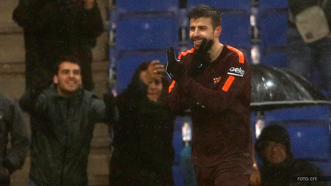 Piqué rescata al Barcelona del Espanyol y mantienen el invicto