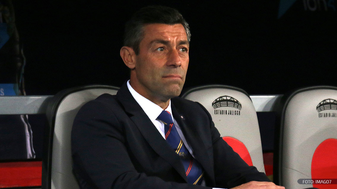 Pedro Caixinha, ante la posibilidad de su primer fracaso con Cruz Azul