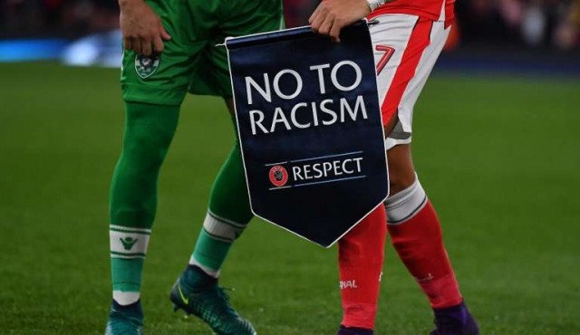 Los casos de racismo en el fútbol inglés crecieron en un 75%