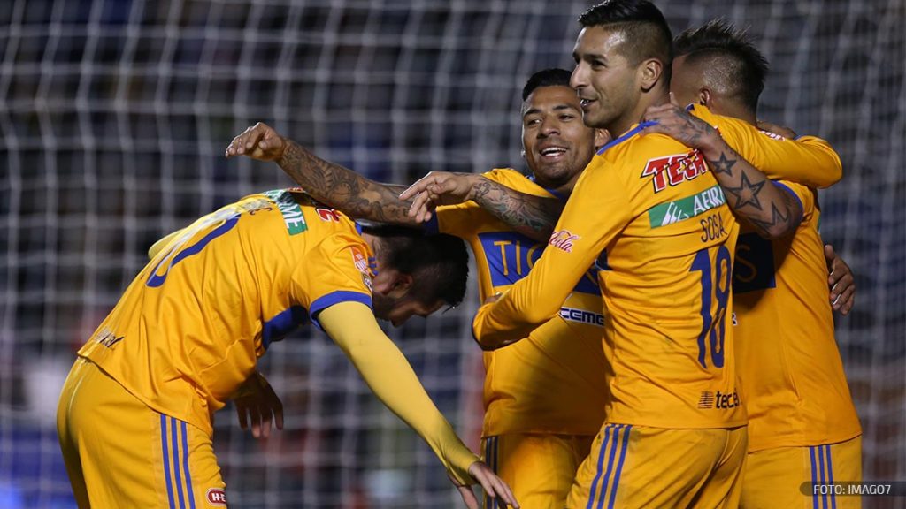 Tigres con Javier Aquino