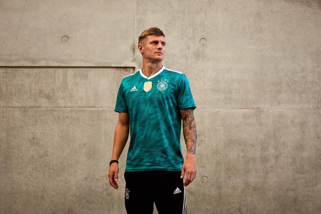 adidas presenta jerseys de visita para Rusia 2018 2