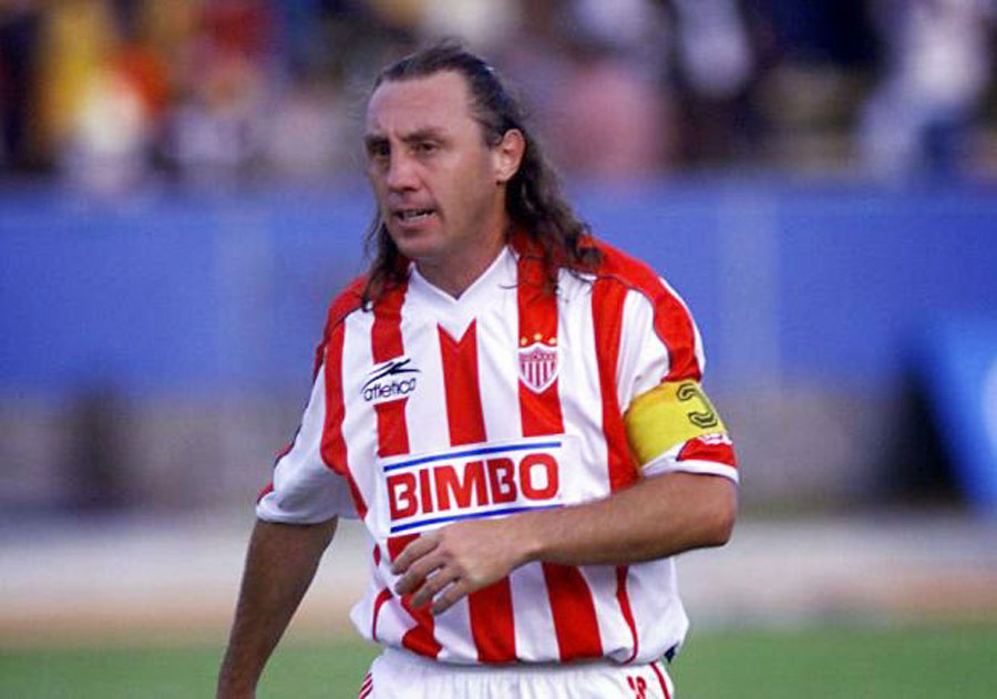 Alex Aguinaga necaxa