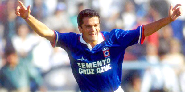 Carlos Hermosillo estrella del Cruz Azul