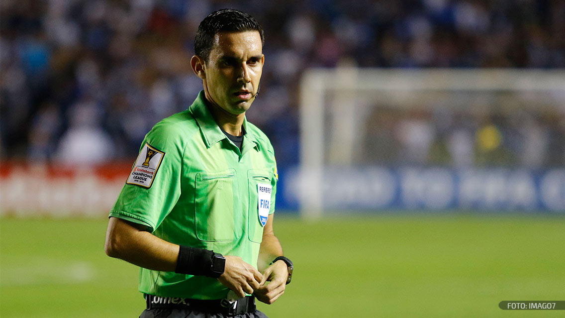César Ramos al América vs Cruz Azul; los árbitros de la Jornada 13