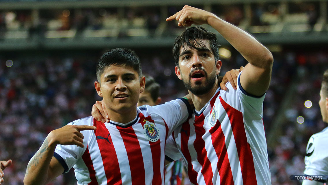 Chivas golea y califica a las semifinales de la Concachampions