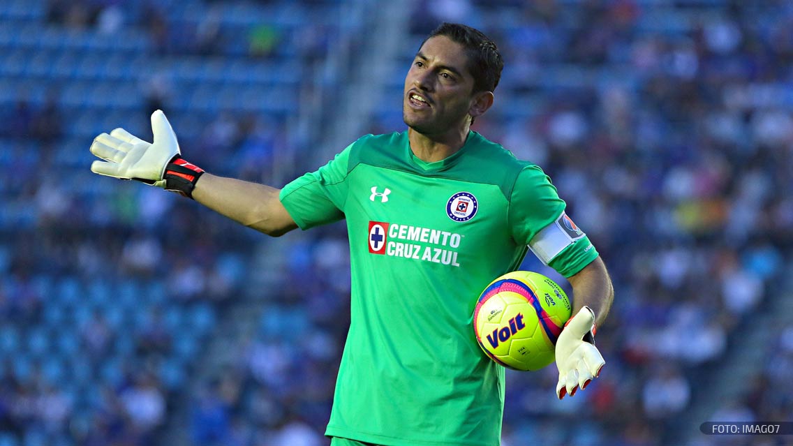 Jesús Corona insiste en jugar en Guadalajara
