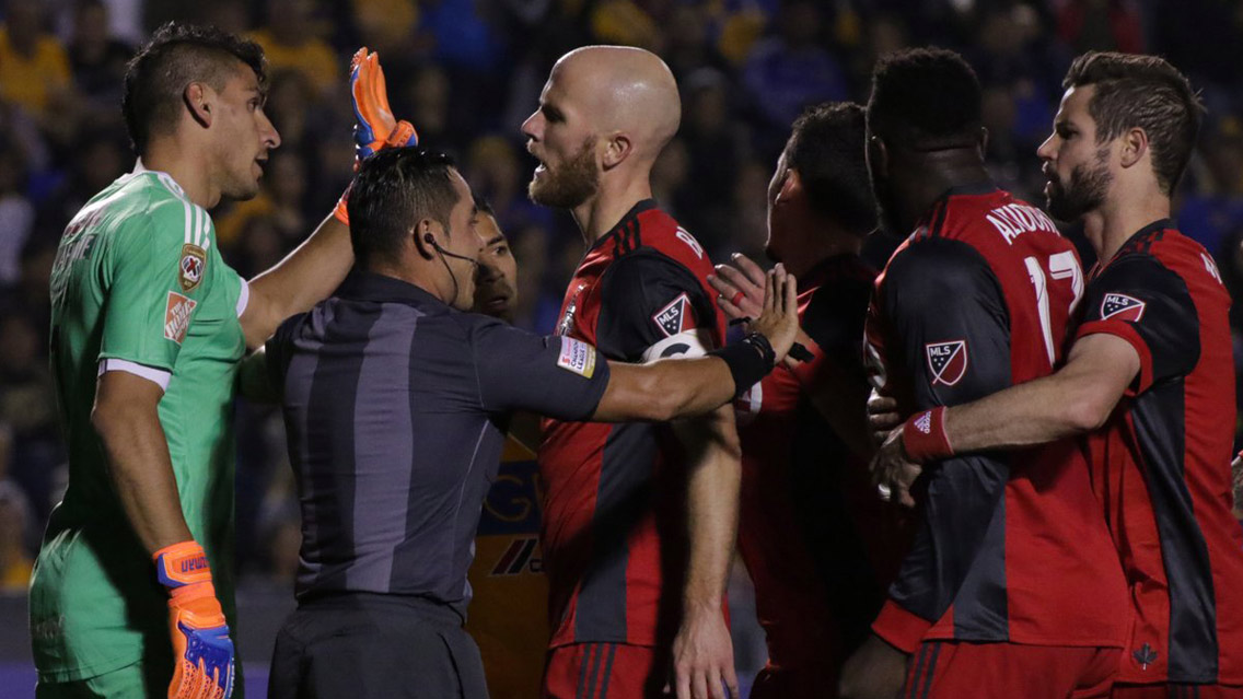 Nahuel Guzmán, un desastre ante Toronto