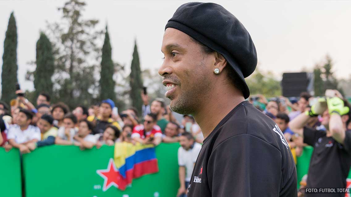 Ronaldinho disfrutó la calidez de los mexicanos
