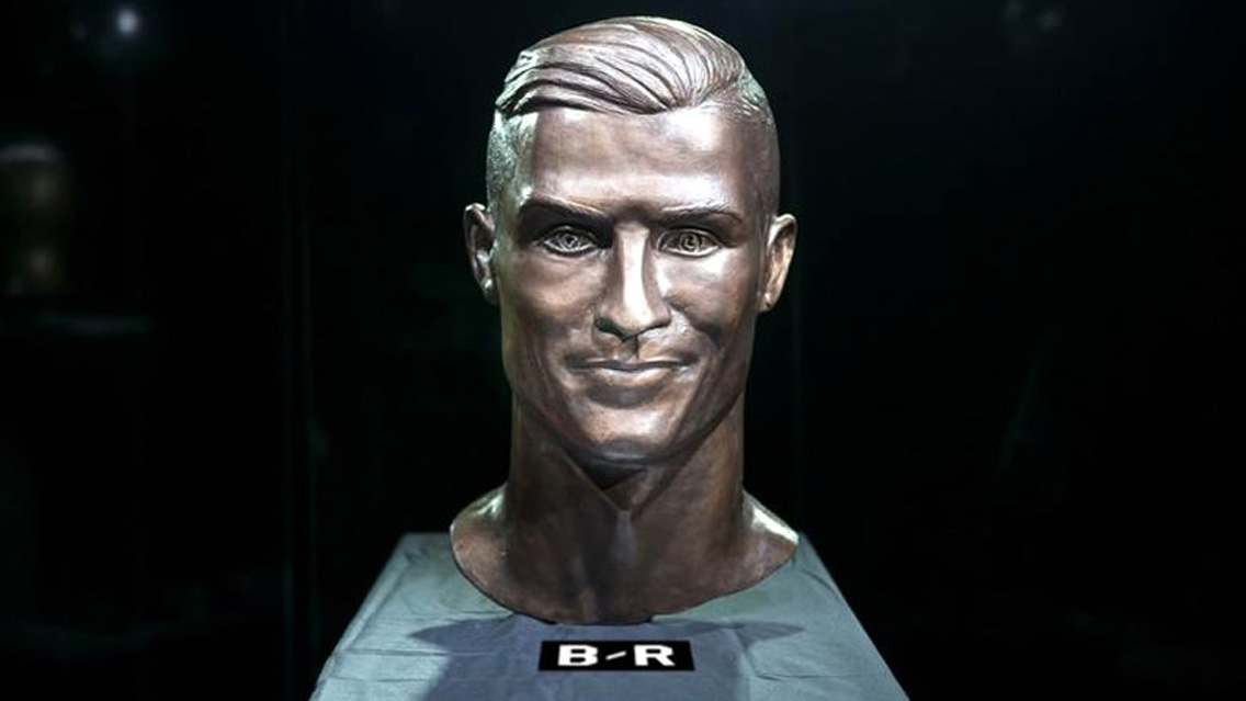 Escultor se redime y corrige busto de Cristiano Ronaldo