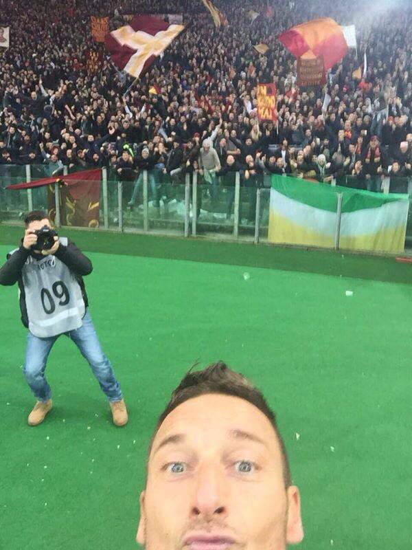 totti selfie roma lazio derby