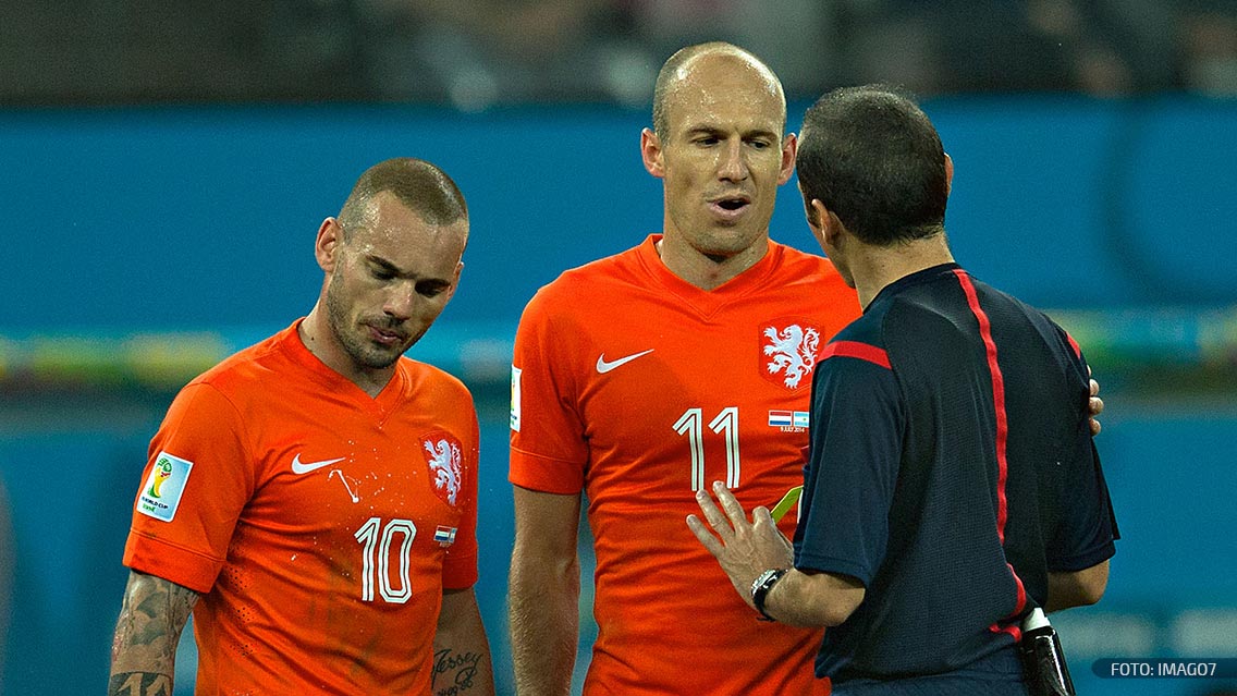 Leyenda del futbol holandés dice adiós a su selección