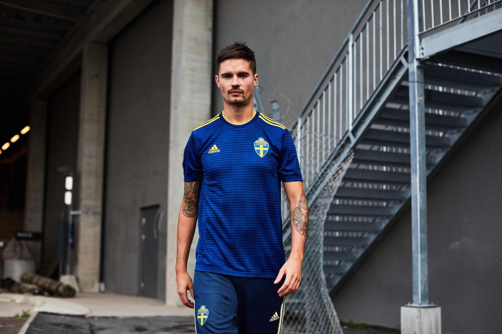 adidas presenta jerseys de visita para Rusia 2018 0