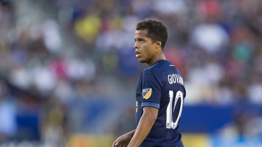 Chivas sigue sondeando a Giovani Dos Santos